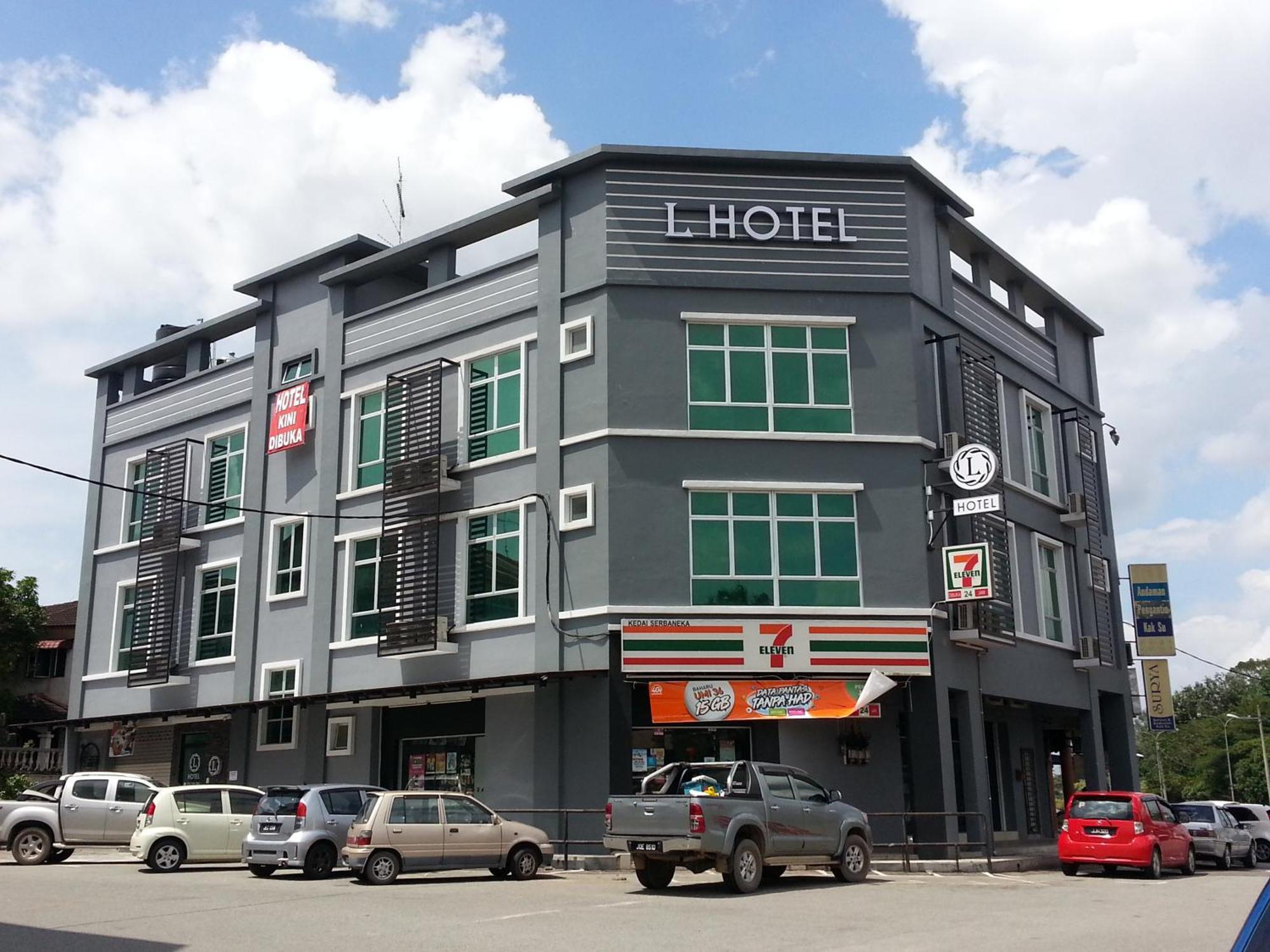 L Hotel Simpang Renggam Eksteriør billede