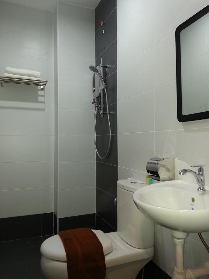 L Hotel Simpang Renggam Eksteriør billede